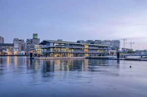 ​case pontili galleggianti porto Rijnhaven Rotterdam