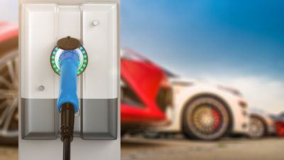 auto elettrica energia ricarica unione europea bando motori termici 