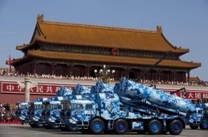 lanciamissili DF-10, piazza Tienanmen, Pechino