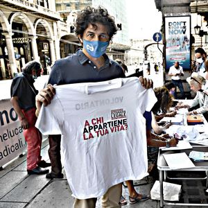 Marco Cappato raccolta firme referendum eutanasia