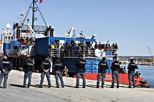 Frontex migranti sbarco Pozzallo Ragusa