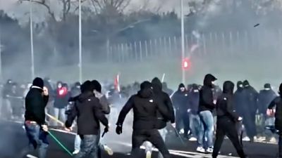 napoli roma ultras scontri autostrada tifosi razzismo serie a polemiche