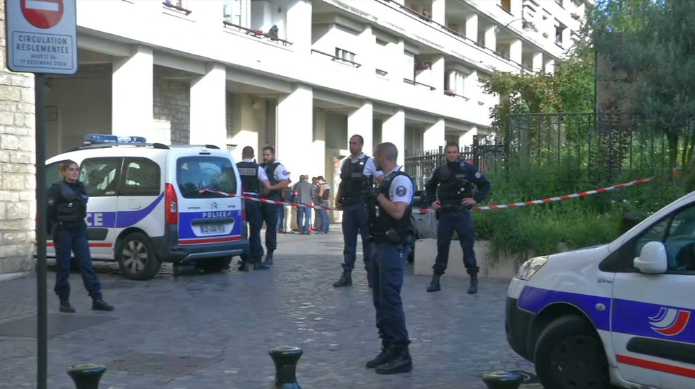 levallois perret attacco terrorismo auto soldati parigi
