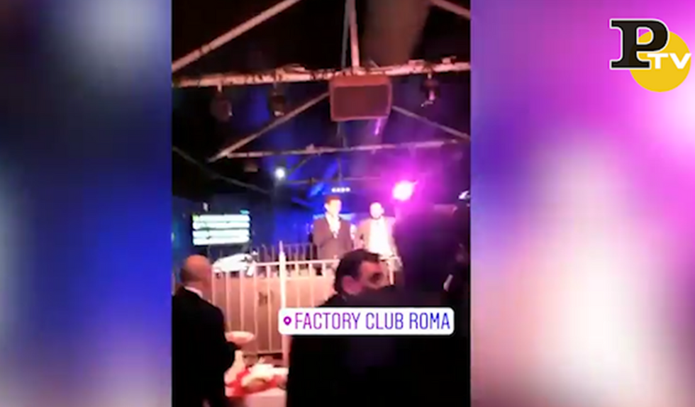 M5s fa festa in discoteca video