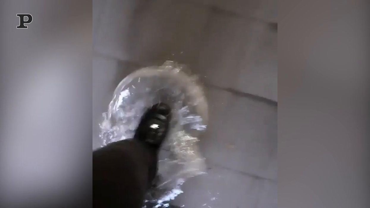 Maltempo a Roma: l'ingresso della metro Flaminio diventa una cascata | video