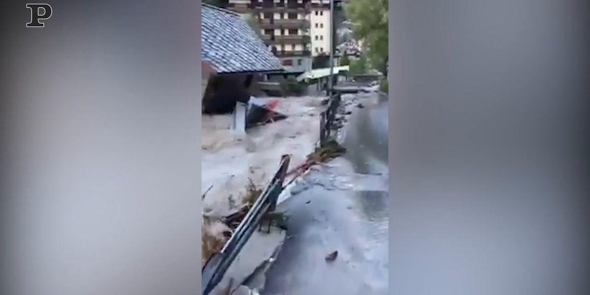 Maltempo, Limone Piemonte devastata dall'alluvione: case crollate | video