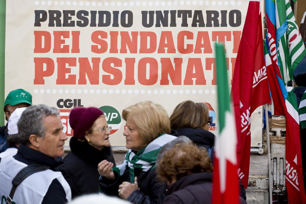 Pensioni, perché quelle italiane sono le più tassate d'Europa