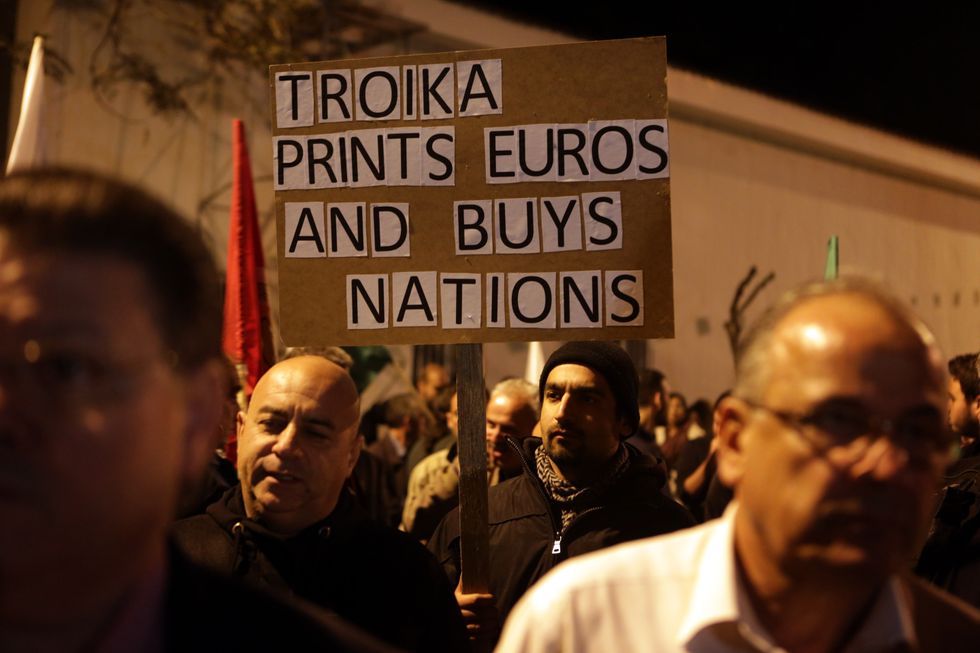 Cipro, ok al salvataggio. Ma (forse) non basterà