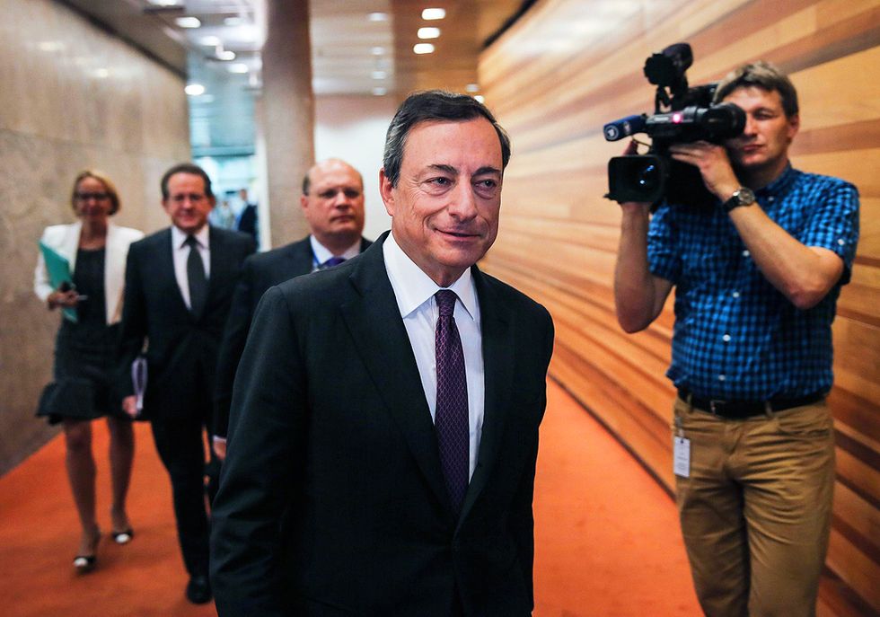 Taglio dei tassi e quantitative easing: perché piace la doppia mossa di Draghi
