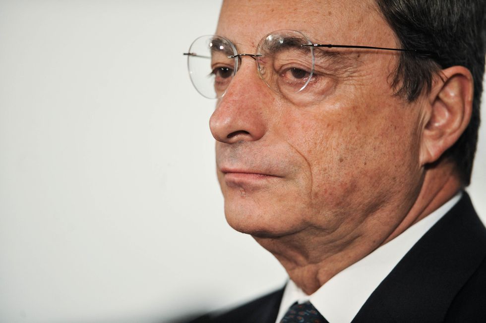 Mario Draghi rassicura l'Europa e lo spread crolla