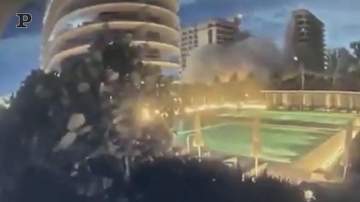 Miami, il crollo del palazzo di 12 piani | video