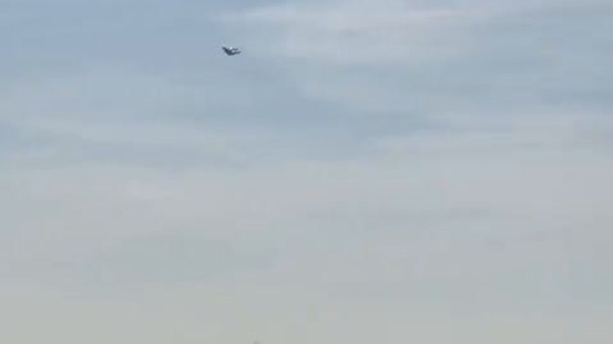 Due caccia sono passati in volo su Milano | video