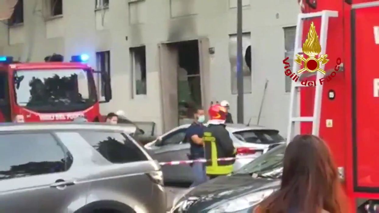 Milano, esplosione in un palazzo per una fuga di gas