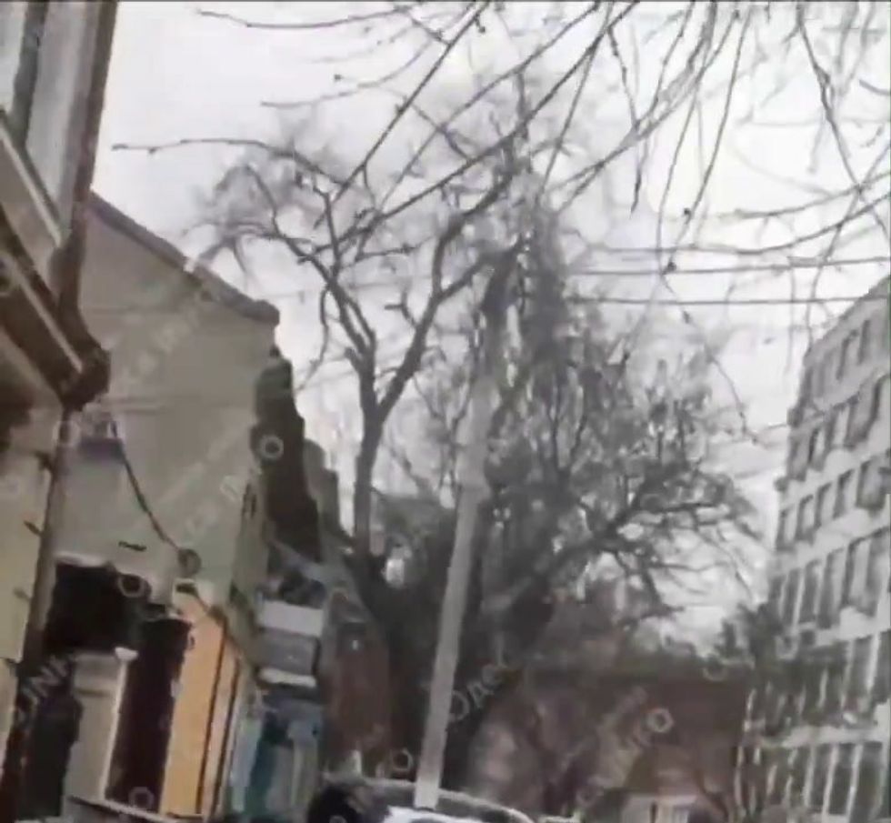 Odessa, il video del missile russo lanciato contro Zelensky