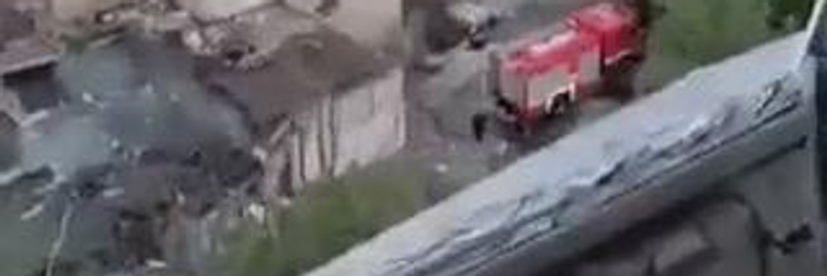 Missile russo su palazzo a Odessa: morti I video