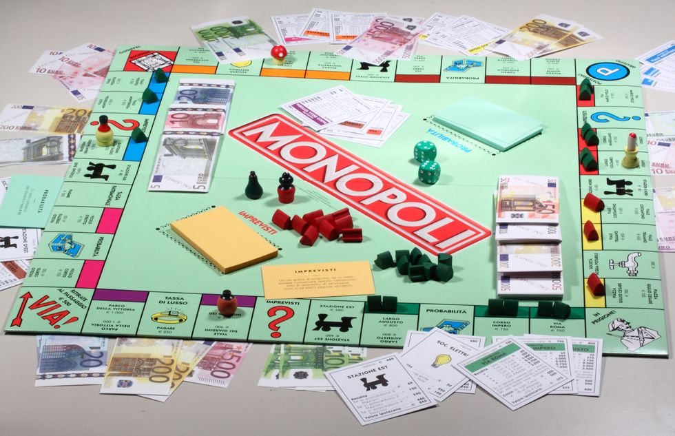 Monopoly, via le banconote: ora si usa la carta di credito