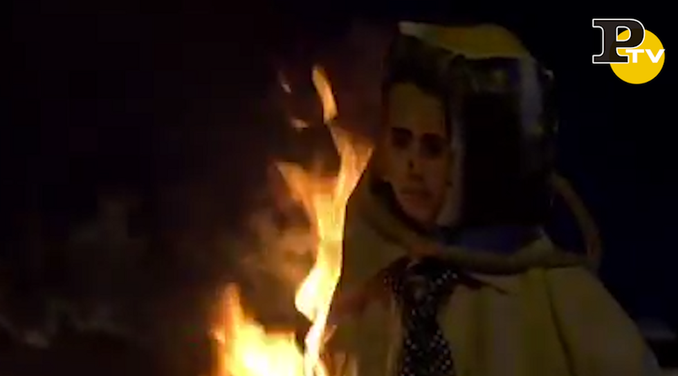 Ncc, bruciato manichino Di Maio video