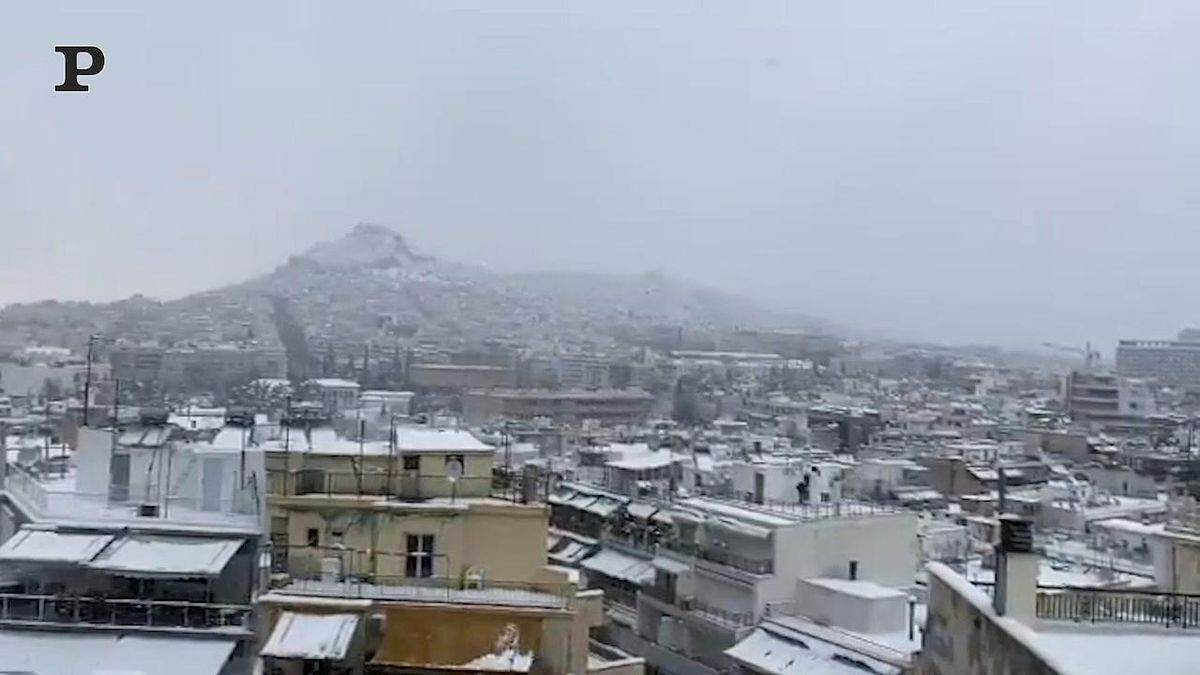 Grecia, maltempo e neve ad Atene | video