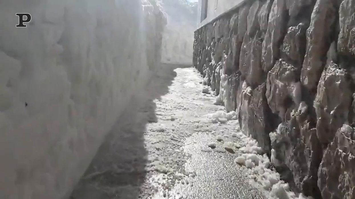 Cortina, nevicata da record | video