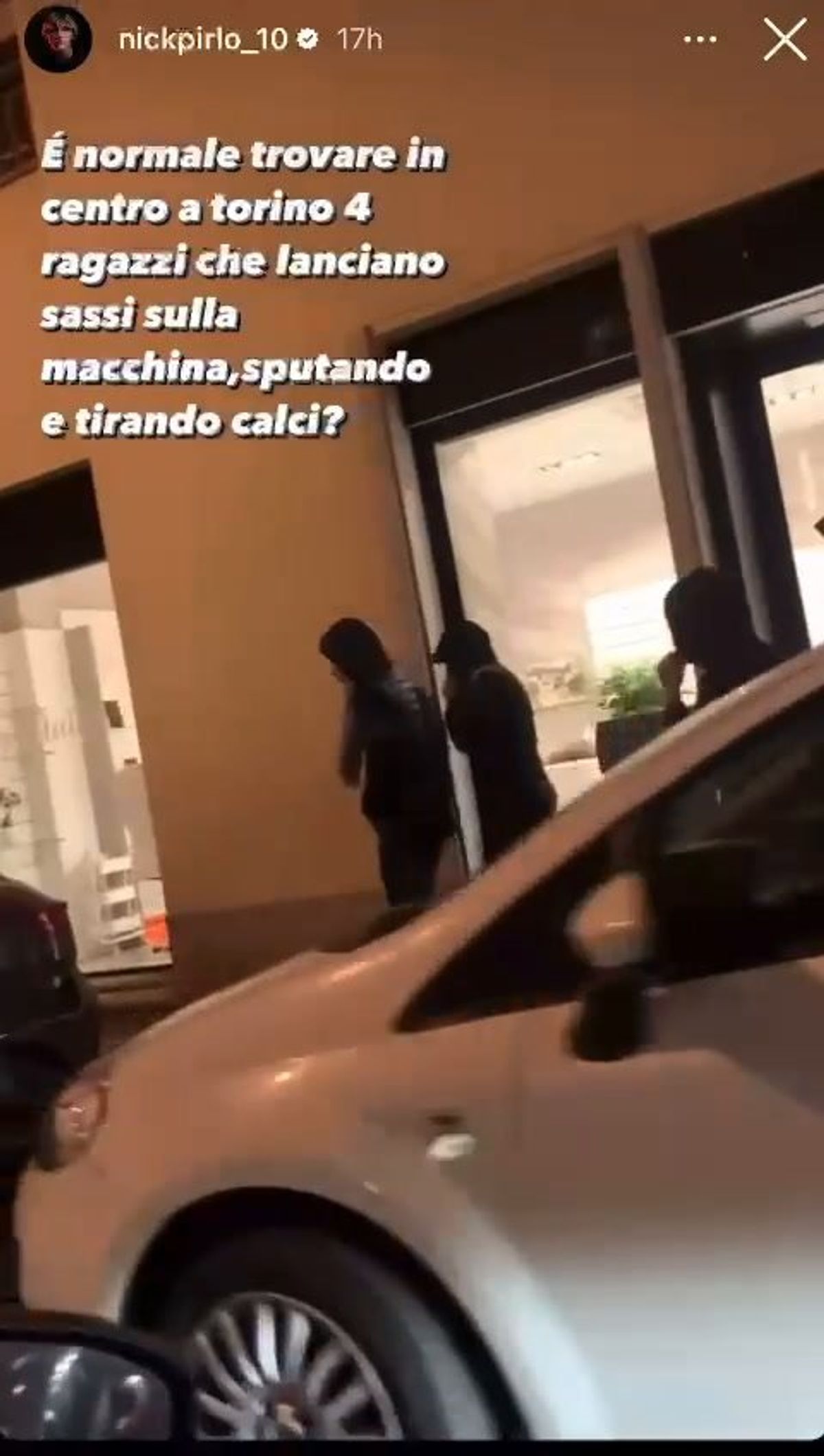 Nicolò, figlio di Andrea Pirlo, aggredito in macchina a Torino | video