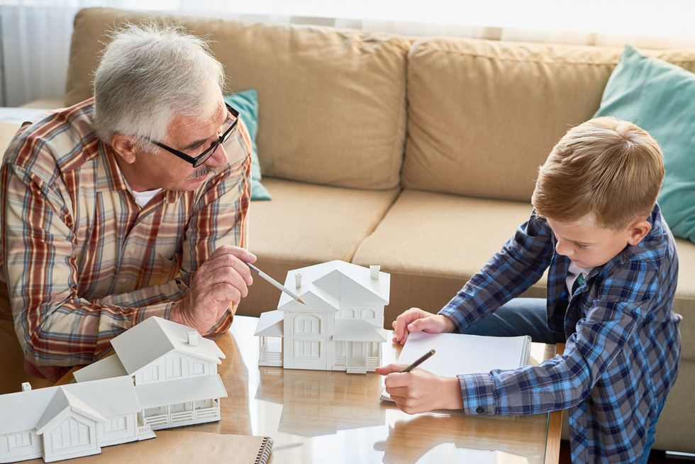 Ecco quanto vale l'"aiuto" dei nonni in casa