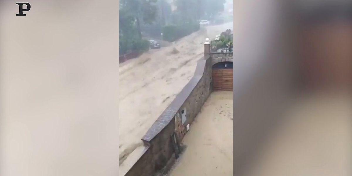 Nubifragio a Perugia: le strade si trasformano in fiumi di acqua e fango | video