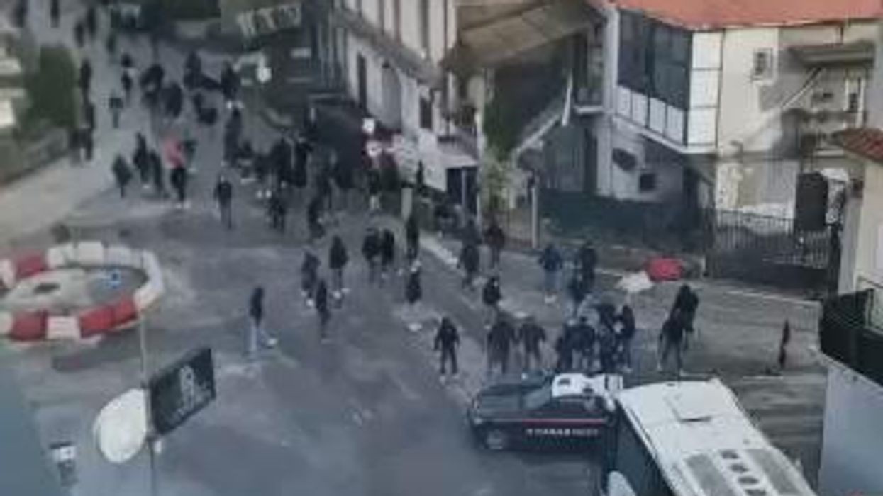 Paganese-Casertana, violenti scontri tra tifosi | video