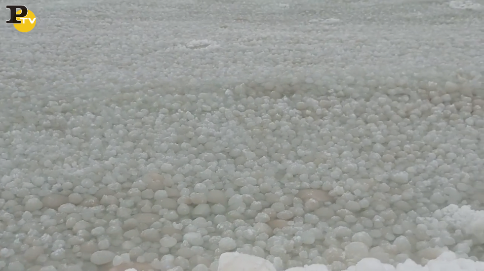 palle di ghiaccio lago michigan video