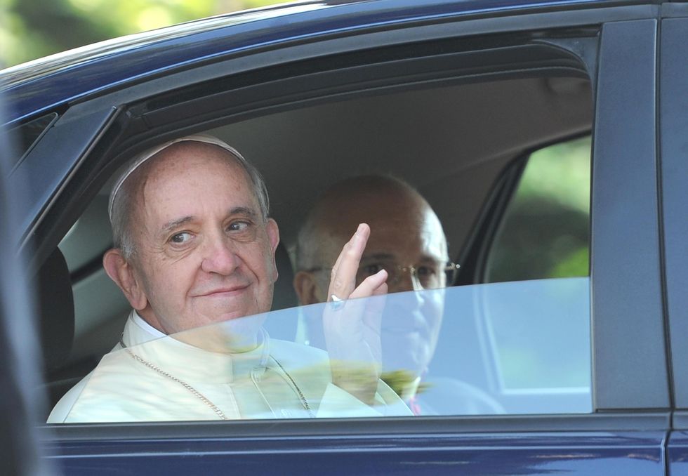 Papa Francesco in Polonia prende il tram