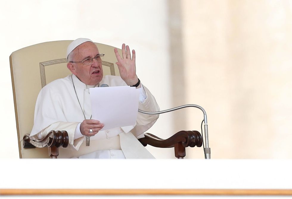 Papa Francesco: vi chiedo perdono per gli scandali a Roma e in Vaticano
