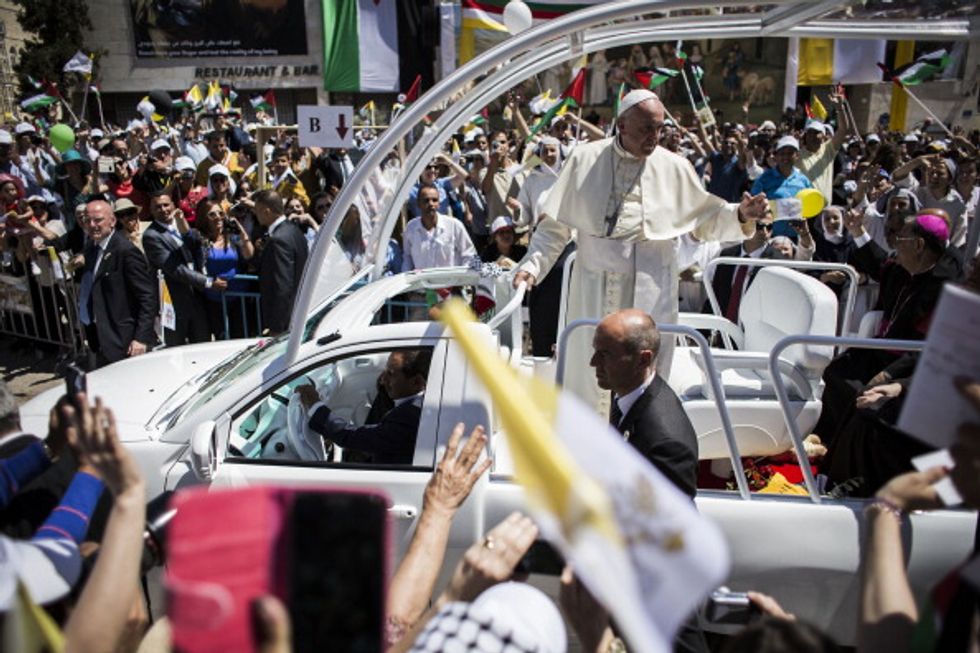 Il Papa domenica all'Olimpico con 50 mila "carismatici"