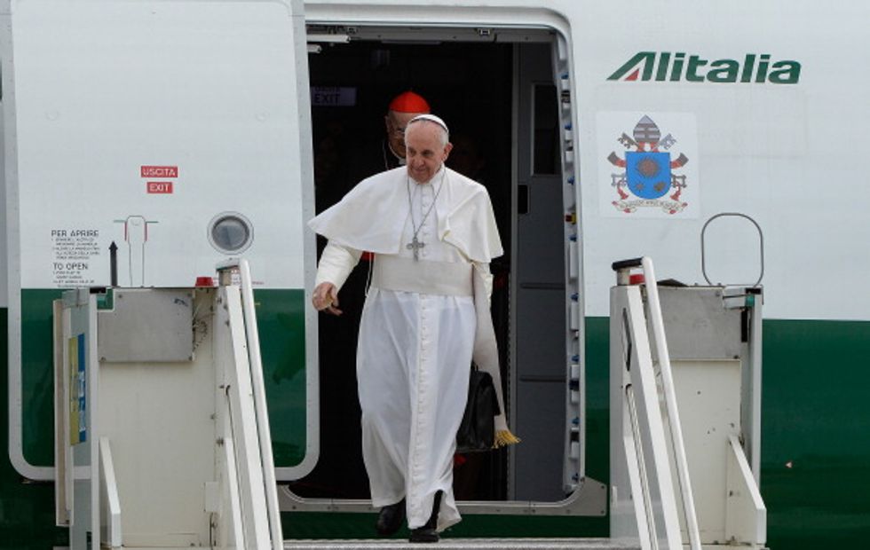 Papa Francesco visita «l'ultima vittima della guerra fredda»