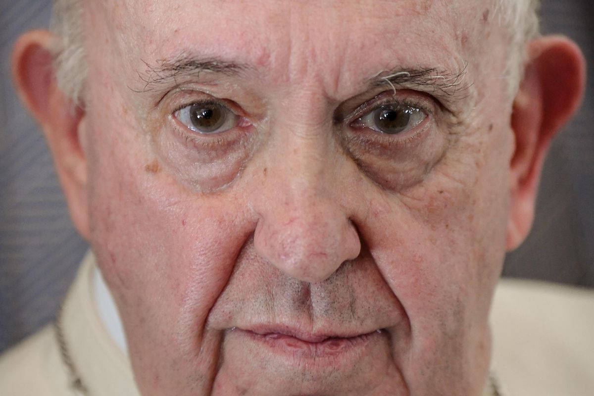 Papa Francesco dimesso: "Domani celebrerò la Domenica delle Palme"