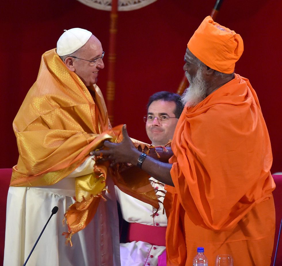 Il Papa in Sri Lanka: le religioni devono denunciare la violenza