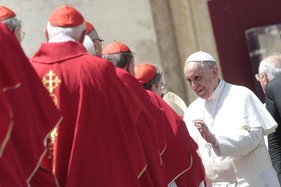 Ior: Bergoglio ridimensiona il potere di Tarcisio Bertone