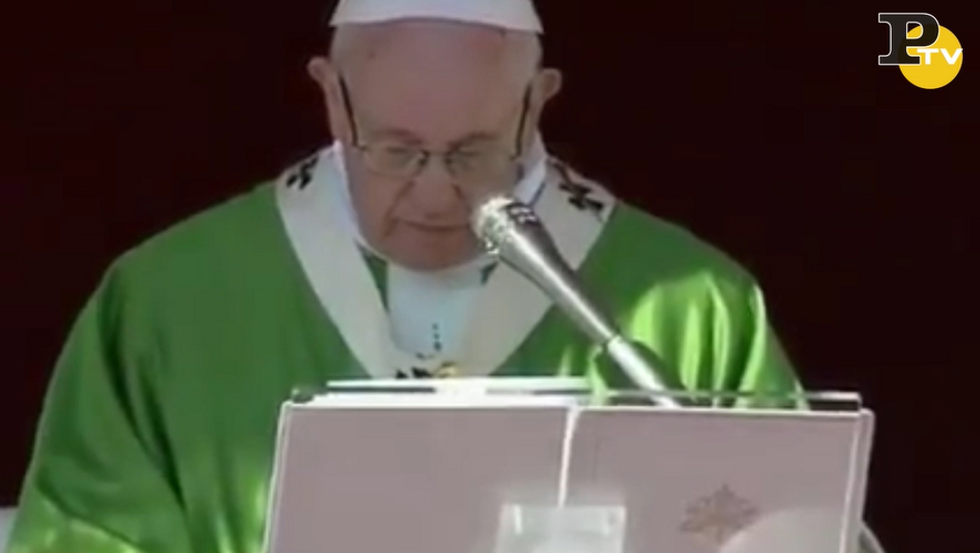 Papa Francesco si commuove video