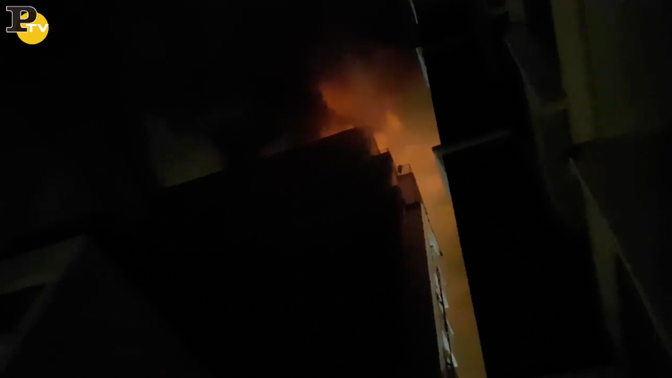 Parigi incendio palazzo 7 morti video
