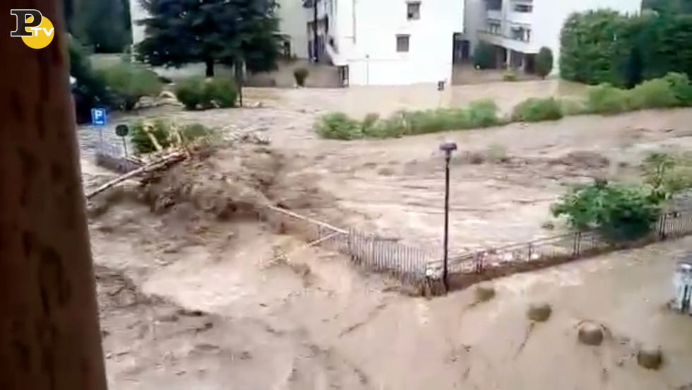 Piena Dervio fiume Varrone alluvione video