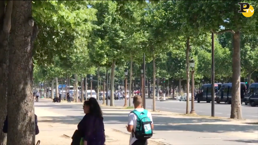 polizia campi elisi parigi attentato terrorismo