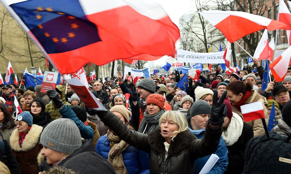 Polonia proteste per libertà di stampa