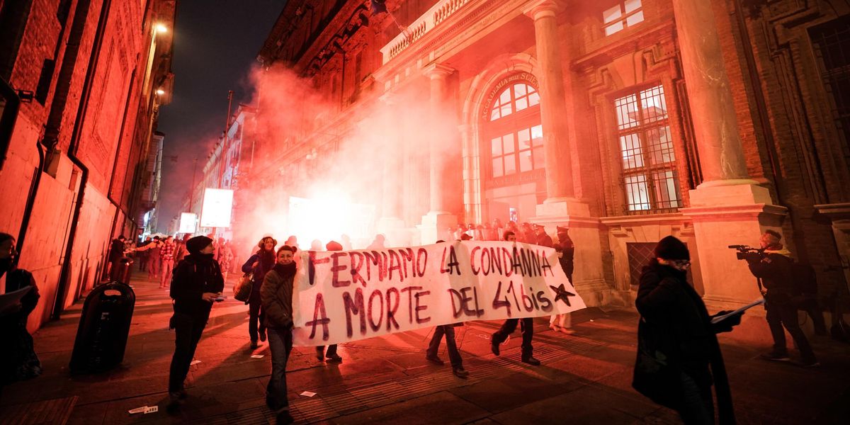 Protesta anarchici per Cospito a Torino