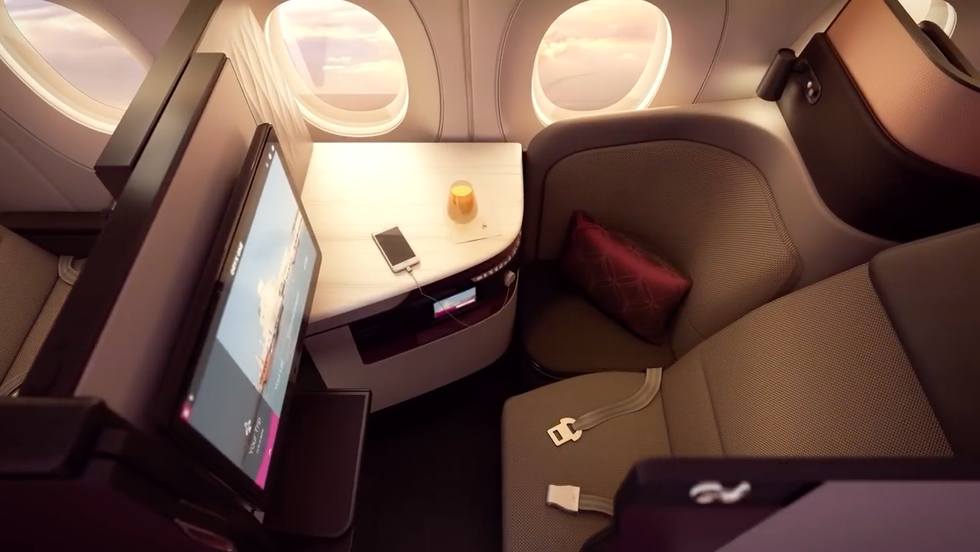 Qsuite Qatar Airways video