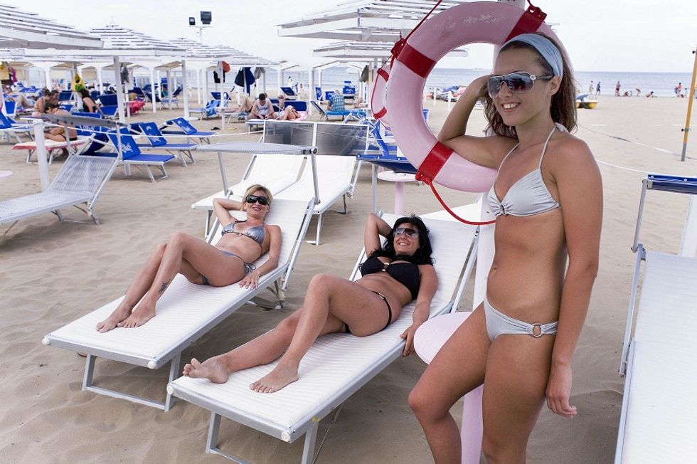 Italian beaches among holidays and profits