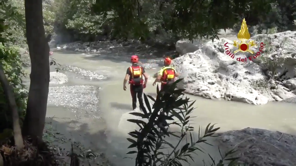 ricerche torrente Raganello morti escursionisti piena alluvione video