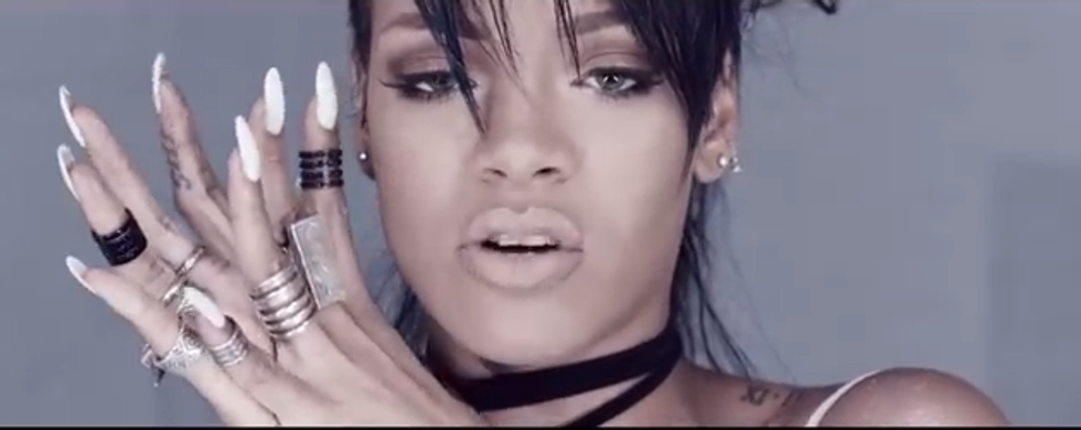 Rihanna: "What now", il nuovo video sexy dark