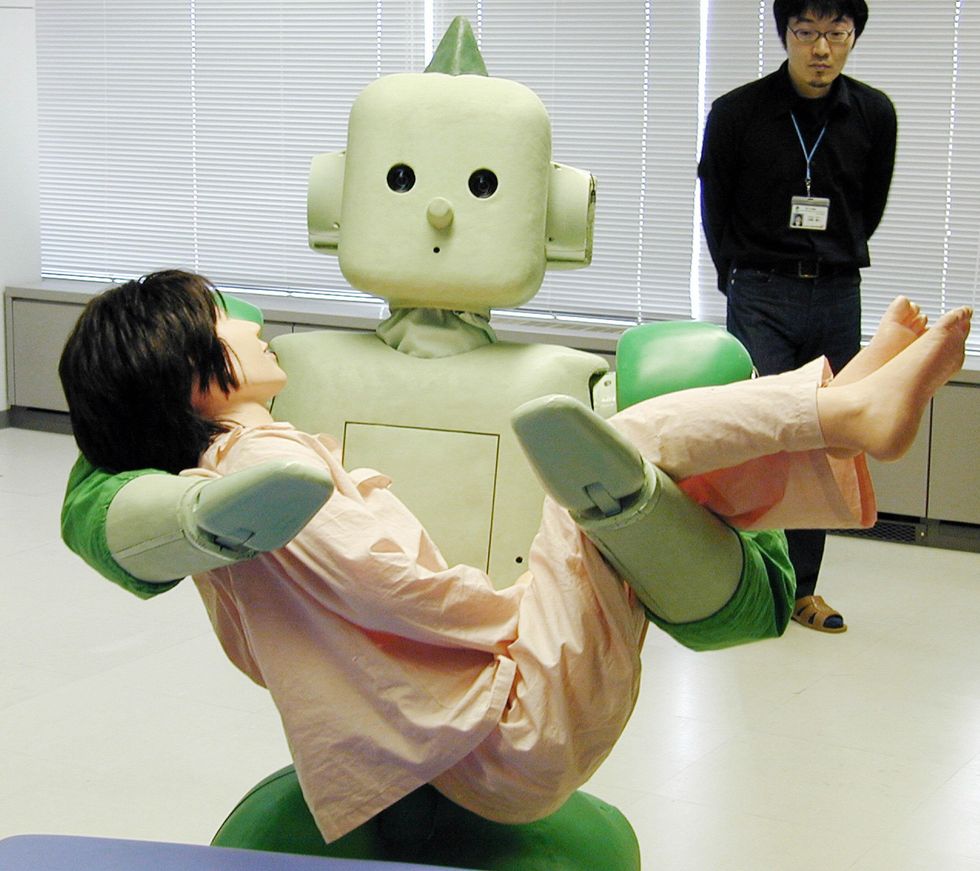 Ecco come il Giappone sta usando i robot per il "caregiving" degli anziani