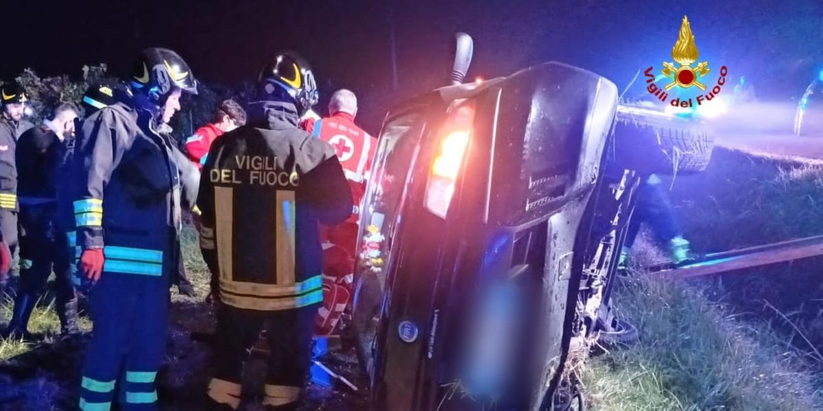roma incidente auto 5 ragazzi morti