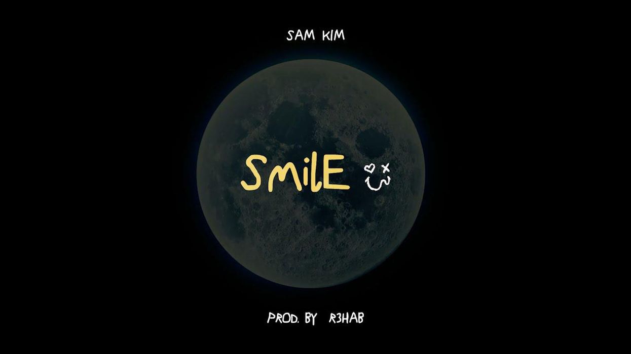 Sam Kim, la voce delle soundtrack dei più bei K-drama apre l’anno con il singolo “Smile”