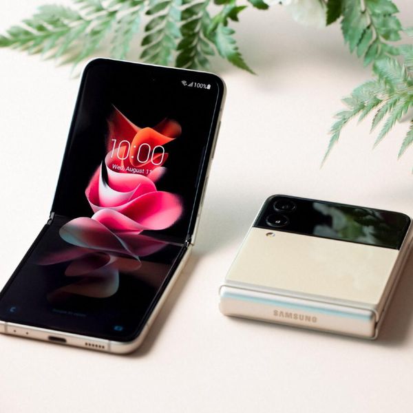 Samsung, ecco i nuovi telefoni pieghevoli. La sorpresa è il prezzo. -  Panorama