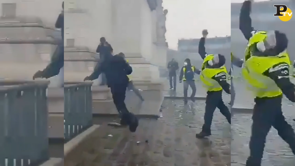 scontri Parigi giubbetti gialli manifestazione video